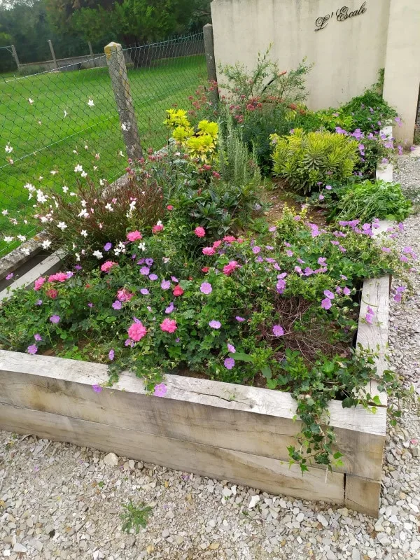 Création d'une plate-bande surélevée en bois
