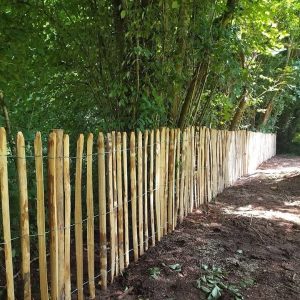 Installation de clôture en bois